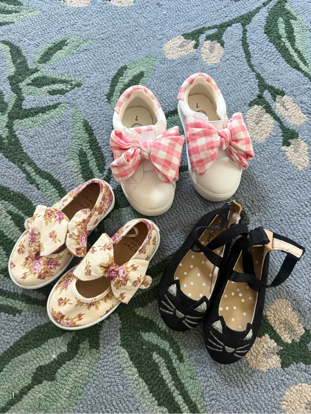 Girl shoe bundle sizes 6,7,8